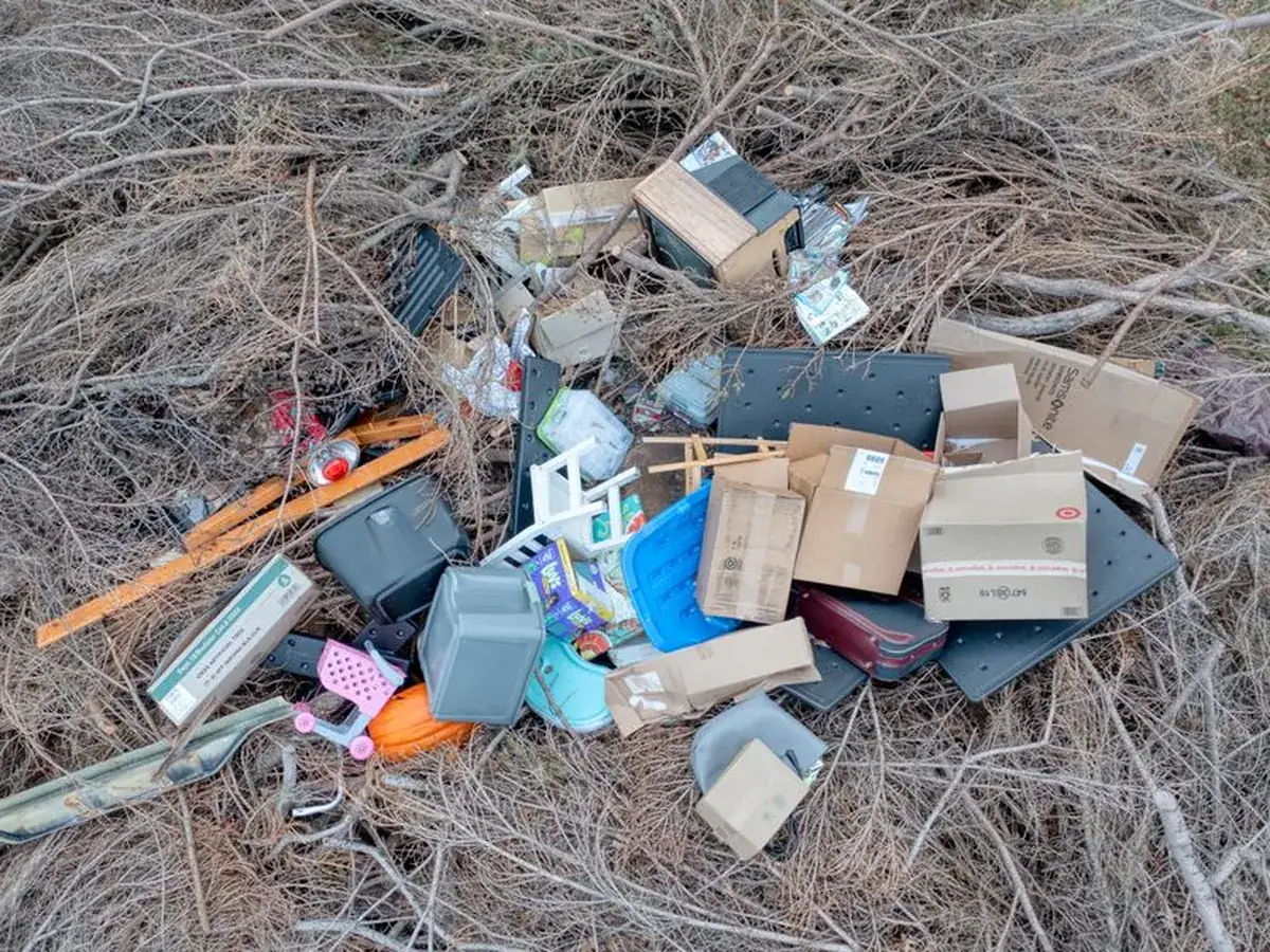 Стихійне звалище будівельного сміття — так робити не можна